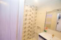 Halfvrijstaande duplex 3 slaapkamer 3 badkamer volledig gerenoveerd gelegen in Villamartin.