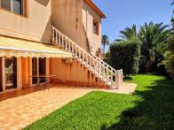 Lovely beach side 7 bed 4 bed villa in Cabo Roig