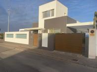 prachtige moderne villa met prive zwembad vlak bij het strand in Mil Palmeras