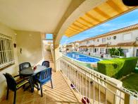 Sunny South-Facing 2-Bed Bungalow with Roof Terrace & Pool Views