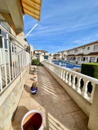 Sunny South-Facing 2-Bed Bungalow with Roof Terrace & Pool Views