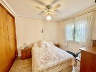 Sunny South-Facing 2-Bed Bungalow with Roof Terrace & Pool Views