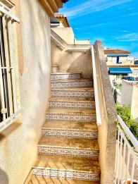 Sunny South-Facing 2-Bed Bungalow with Roof Terrace & Pool Views