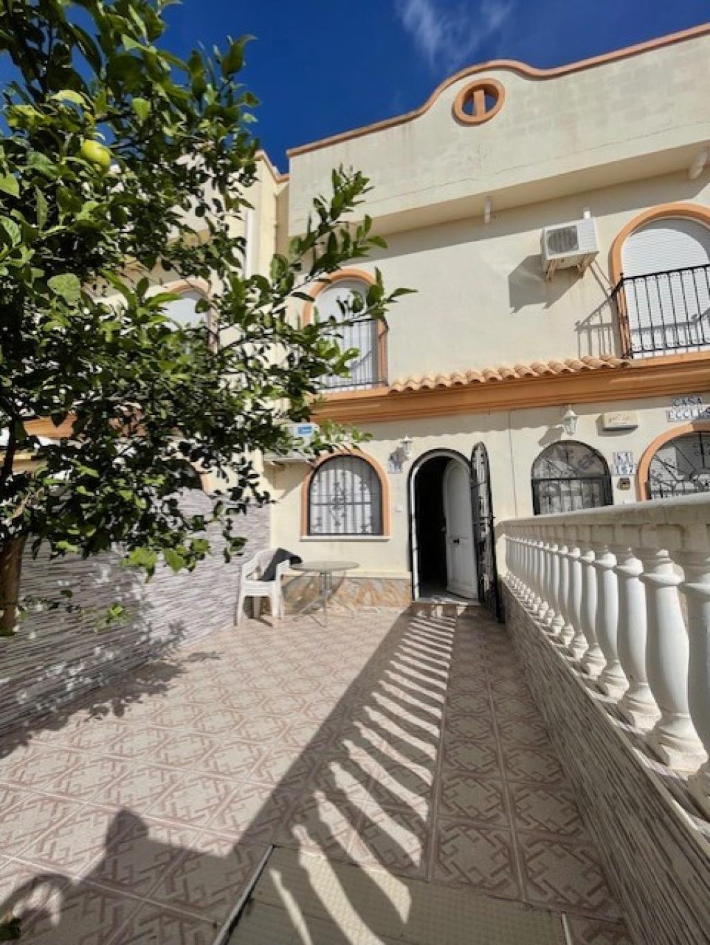 Leuk rijtjes huis 2 slaapkaner 2 badkamer in la florida