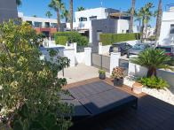 2 Makuuhuone townhouse sisään Orihuela Costa - jälleenmyynti