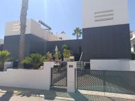 2 Makuuhuone townhouse sisään Orihuela Costa - jälleenmyynti