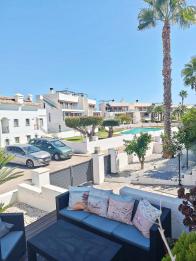 2 Makuuhuone townhouse sisään Orihuela Costa - jälleenmyynti