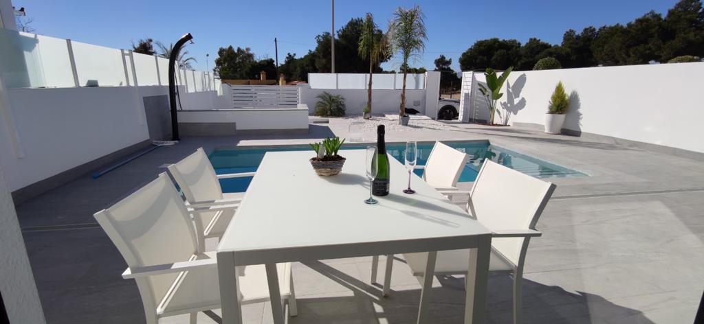 stunning 3 bed 3 bath villa with private pool in La Marina 